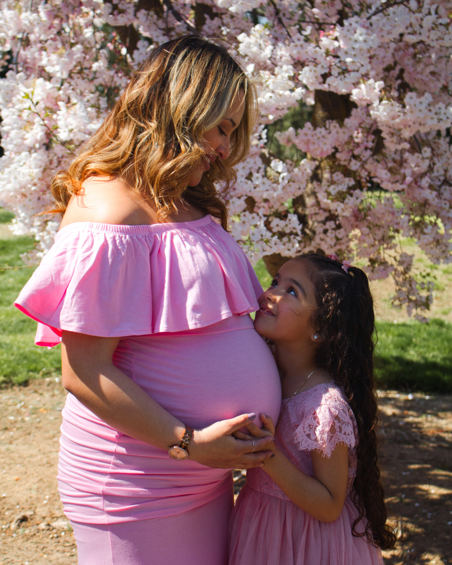 A maternity photo session at Vista Ranch in Merced, CA